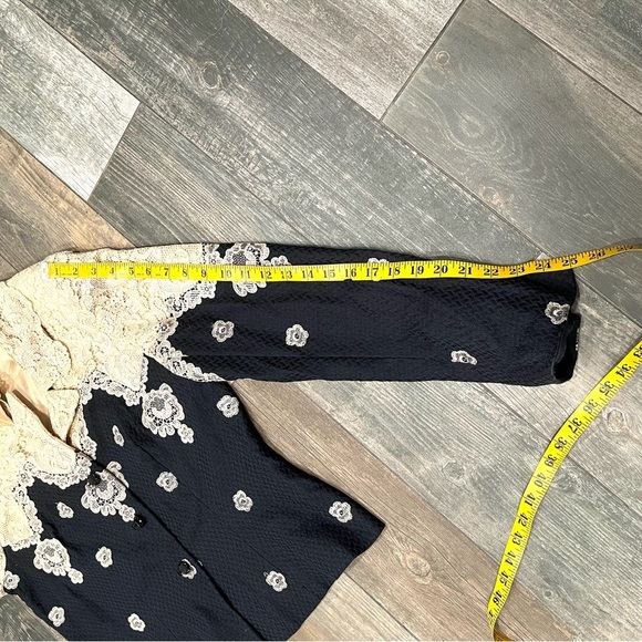 PEGGY JENNINGS Black Cream Lace Overlay Blazer Silk Lining Split Sleeve Large - Picture 10 of 13